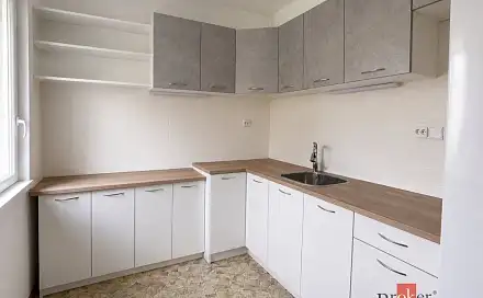 Pronájem bytu 1+kk 25 m², Mařádkova, Opava - Předměstí
