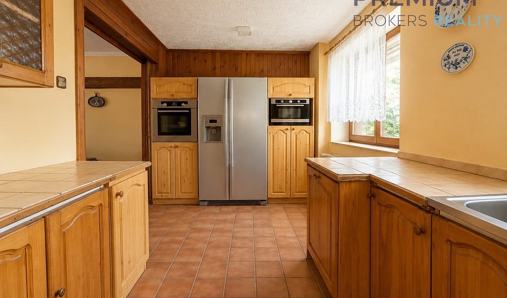 Prodej domu 440 m² s pozemkem 2 313 m², Měrunice – náhled fotky 12