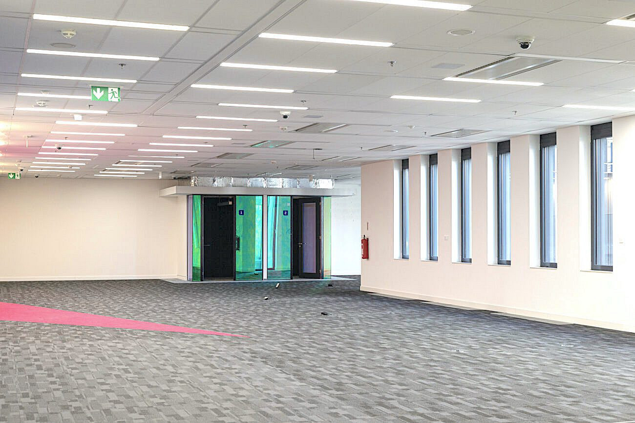 Pronájem kanceláře 250 m² – fotografie 4