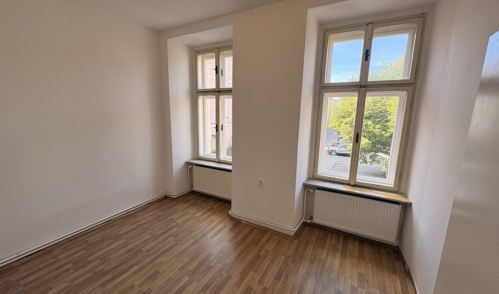 Pronájem bytu 3+1 75 m², Hostinné – náhled fotky 13