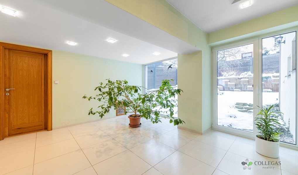 Prodej domu 258 m² s pozemkem 740 m², Lomnice – náhled fotky 8