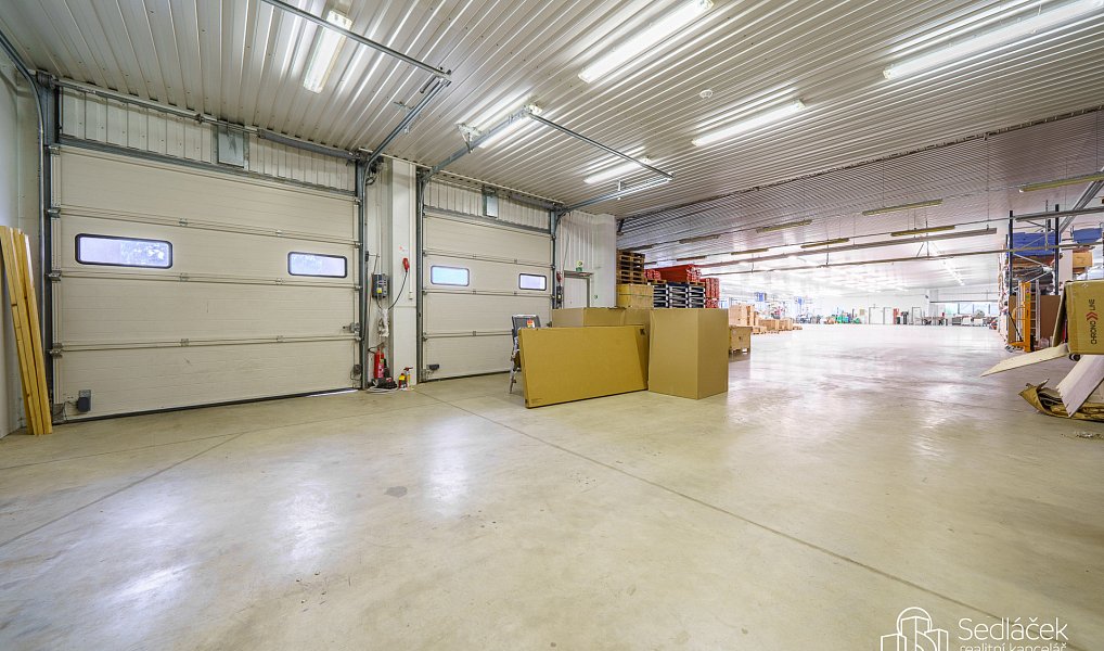 Prodej výrobních prostor 3 089 m², Krásno – náhled fotky 8