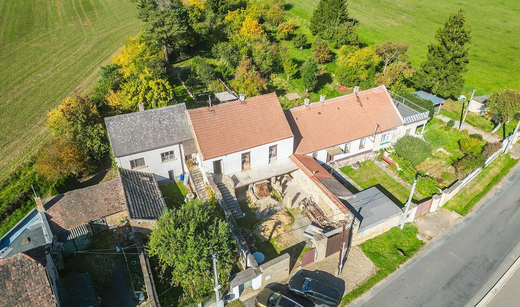 Prodej domu 280 m² s pozemkem 2 507 m², Družec – náhled fotky 2