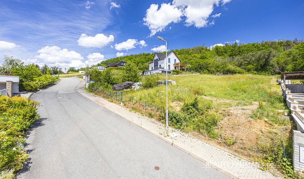 Prodej stavebního pozemku 1 037 m², Hýskov – náhled fotky 12