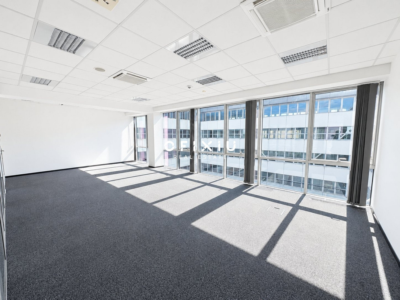 Pronájem kanceláře 2 208 m²