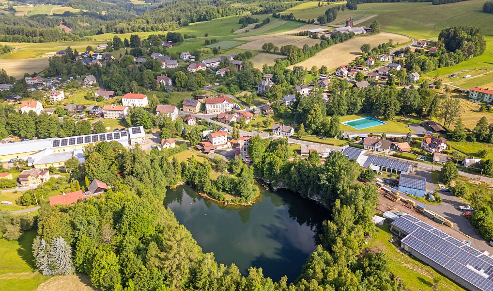 Prodej komerčního objektu (jiného typu) 371 m², Jesenný – náhled fotky 11