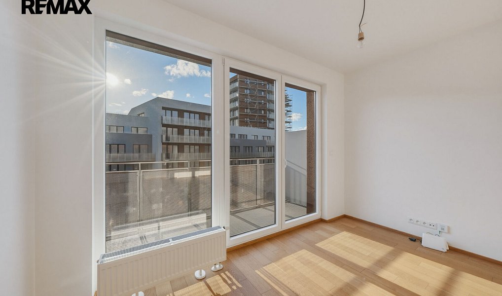 Prodej bytu 1+kk 37 m², Praha – náhled fotky 9