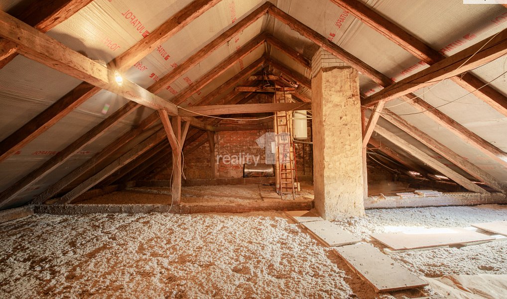 Prodej domu 220 m² s pozemkem 907 m², Žebrák – náhled fotky 30