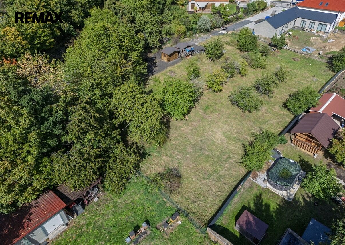 Prodej stavebního pozemku 1 017 m² – fotografie 3