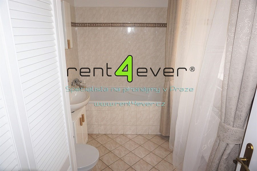 Pronájem bytu 1+kk 18 m² — photo 2