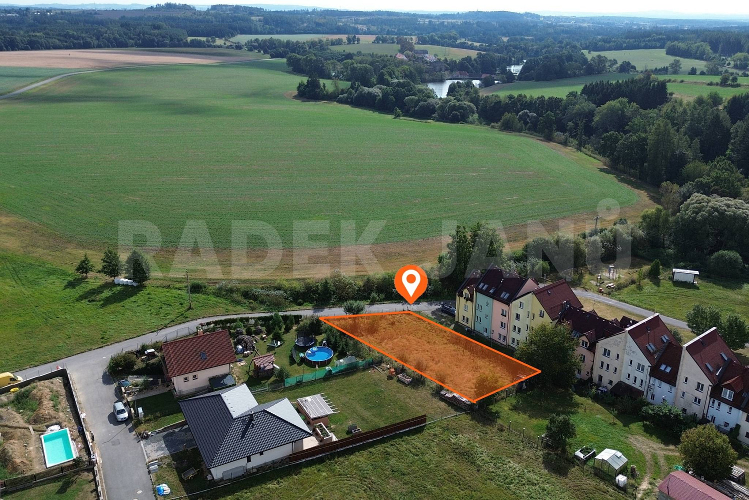 Prodej stavebního pozemku 896 m² — photo 3