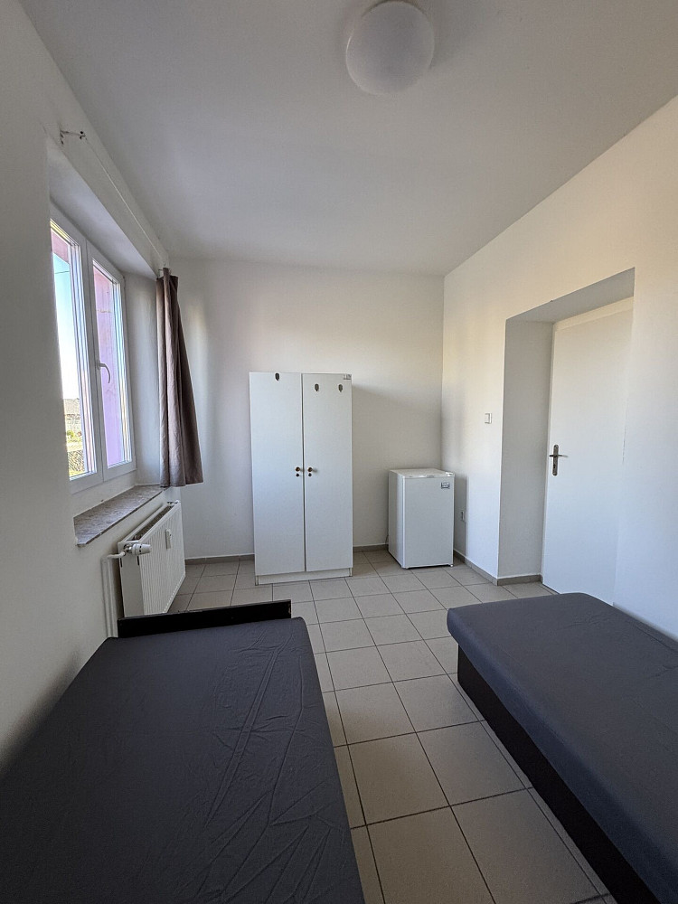 Pronájem nájemního domu, činžáku 120 m² — photo 3