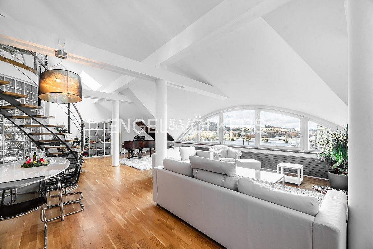 Pronájem bytu 6+kk 250 m²