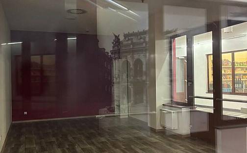 Pronájem obchodních prostor 30 m², Divadelní náměstí, Karlovy Vary