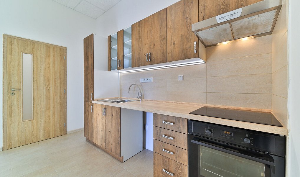 Pronájem bytu 3+1 56 m², Mariánské Lázně – náhled fotky 2