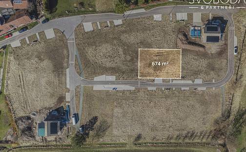 Prodej stavebního pozemku 674 m², Lochenice