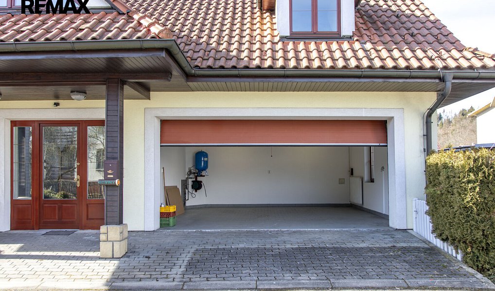 Prodej domu 302 m² s pozemkem 1 176 m², Ratiboř – náhled fotky 11