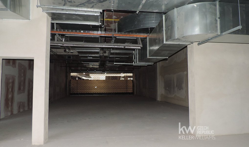Pronájem obchodních prostor 326 m², Hradec Králové – náhled fotky 4
