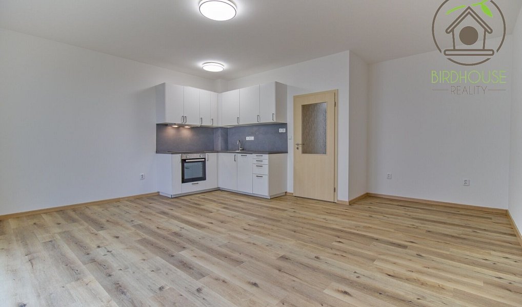 Pronájem bytu 2+kk 69 m², Jesenice – náhled fotky 2
