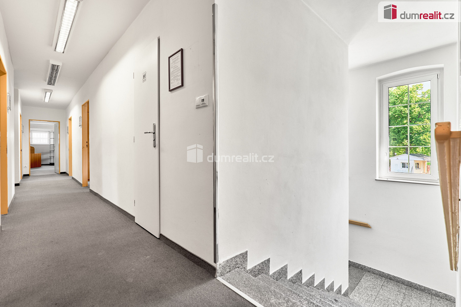 Pronájem kanceláře 206 m² — photo 4