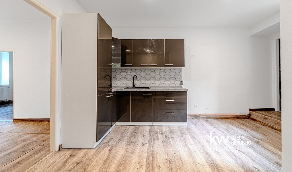 Prodej bytu 2+1 59 m², Smečno – náhled fotky 8