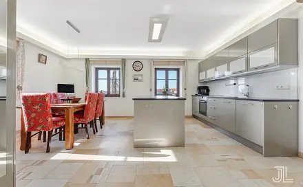 Prodej domu 355 m² s pozemkem 648 m², Novosedly nad Nežárkou, okres Jindřichův Hradec