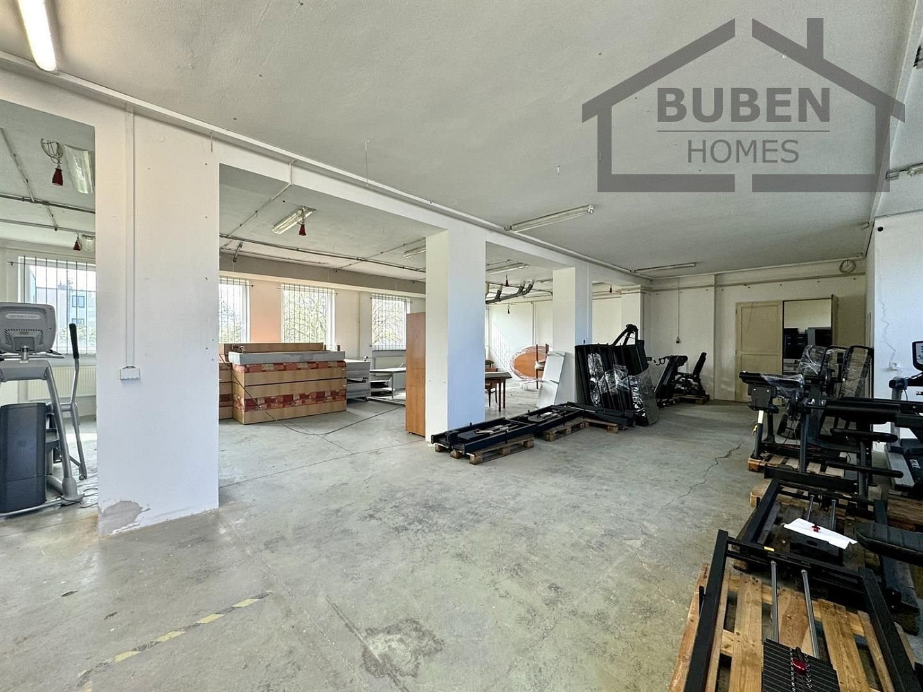 Pronájem skladovacích prostor 330 m² – fotografie 2