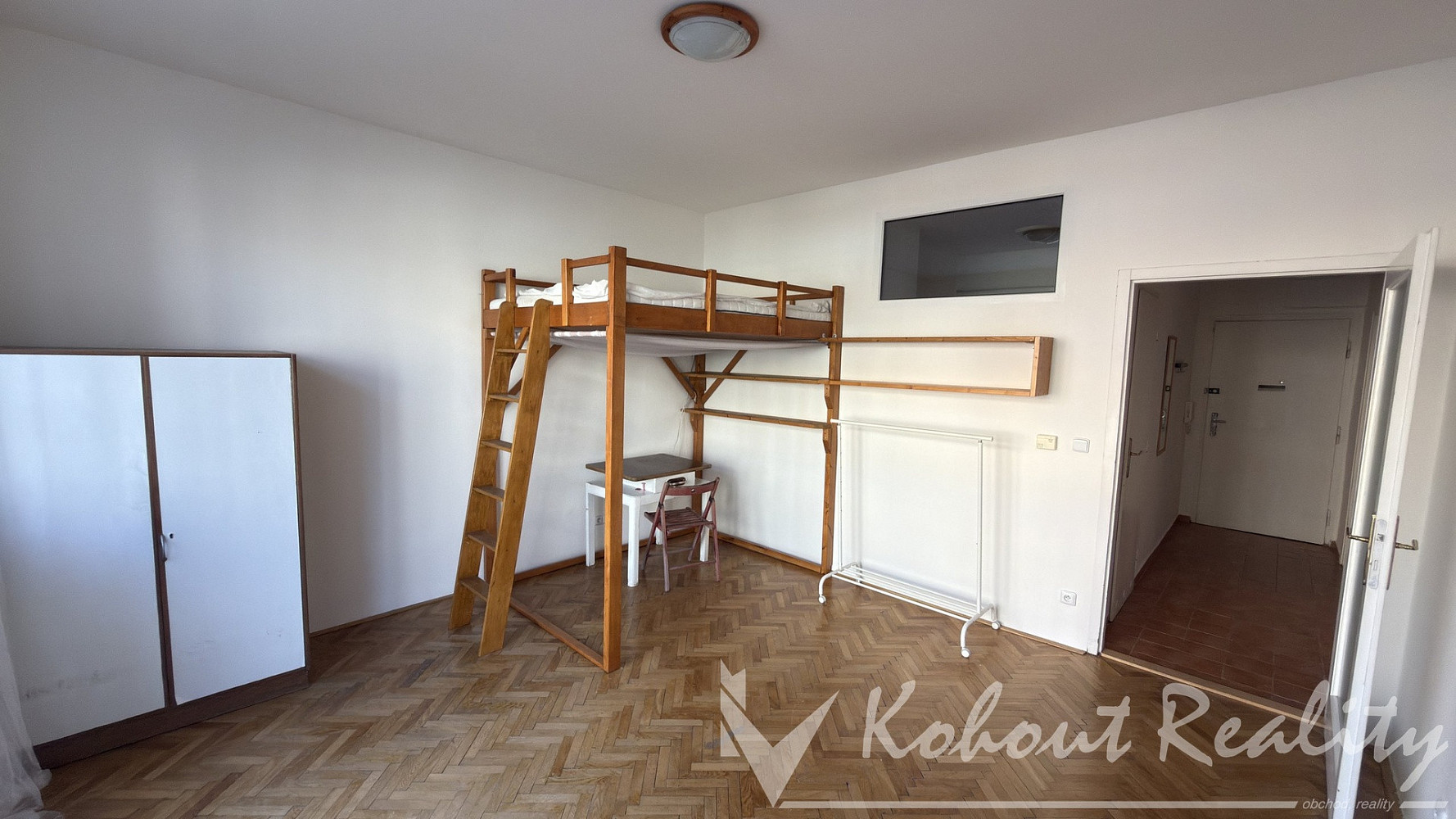 Pronájem bytu 1+kk 31 m² — photo 2