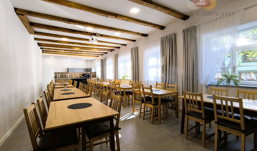 Prodej ubytovacího objektu 690 m², Hněvotín – náhled fotky 4