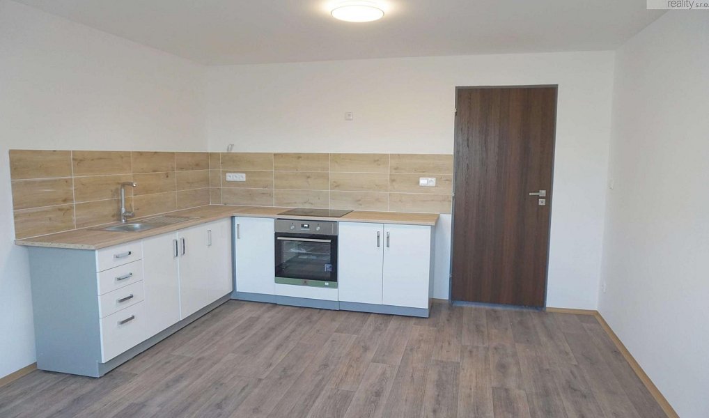 Pronájem bytu 4+kk 70 m², Litvínov – náhled fotky 2