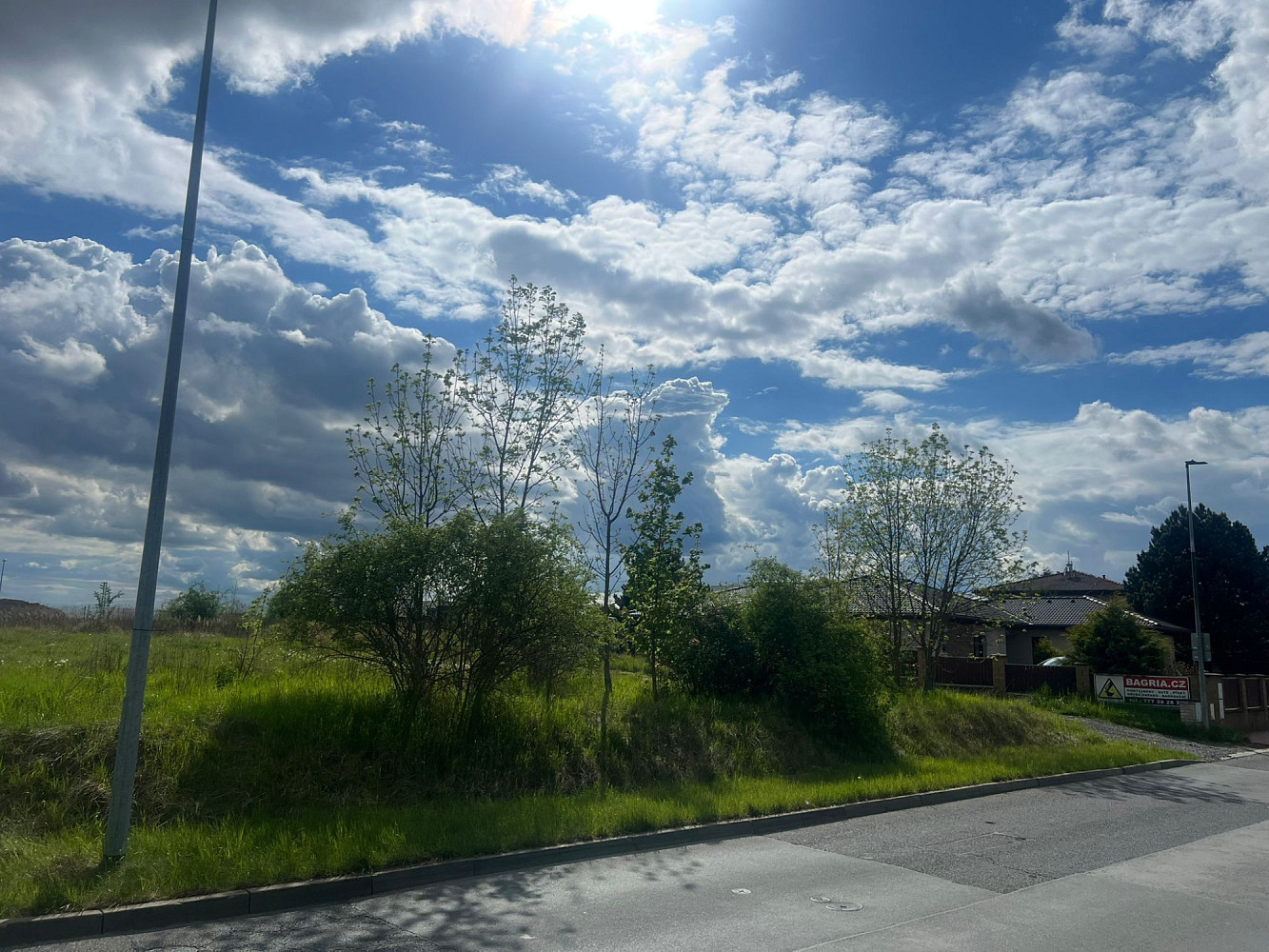 Prodej stavebního pozemku 2 300 m² – fotografie 2