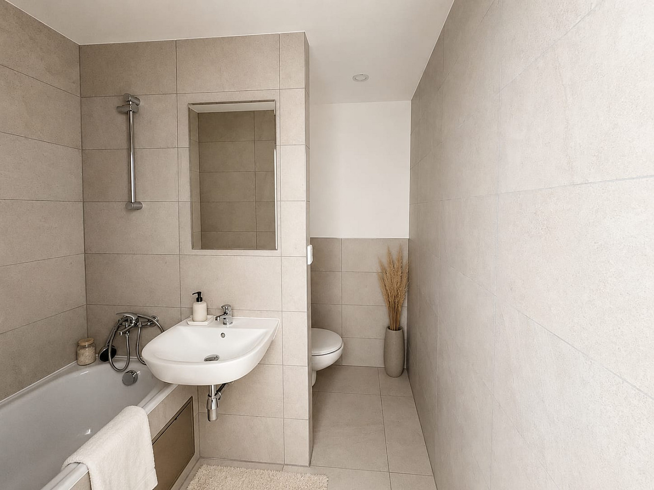Pronájem bytu 1+kk 38 m² – fotografie 4