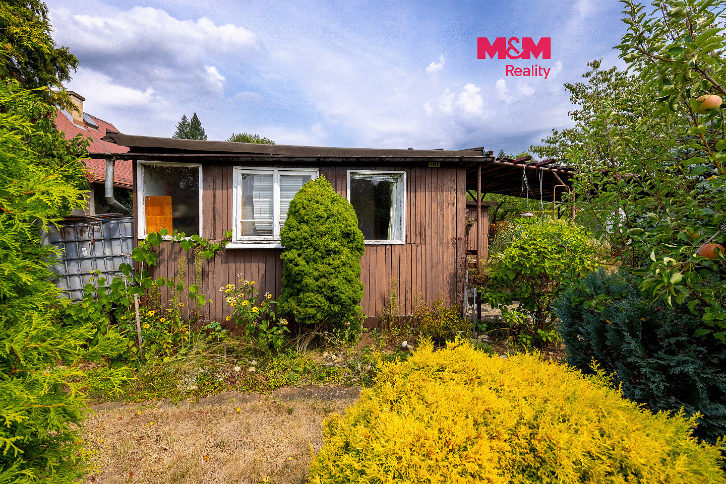 House, 20 m², land 400 m²