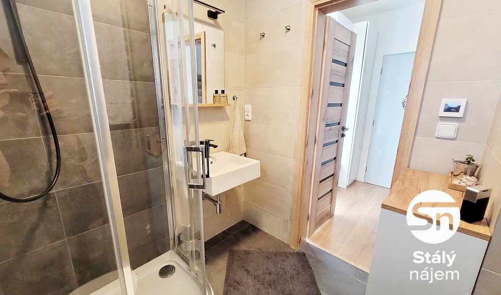 Pronájem bytu 3+kk 78 m², Svinaře – náhled fotky 9