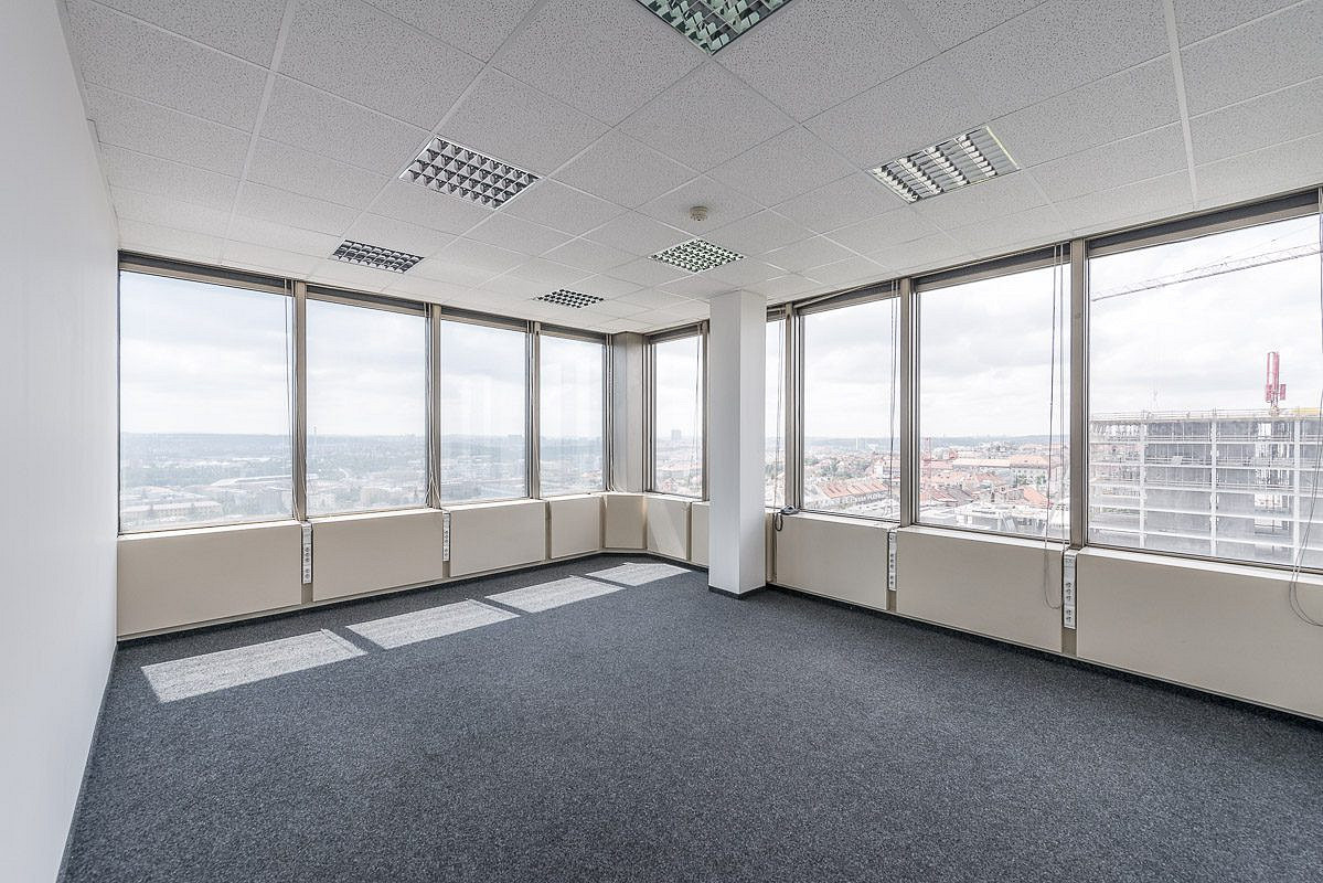 Pronájem kanceláře 391 m² – fotografie 3