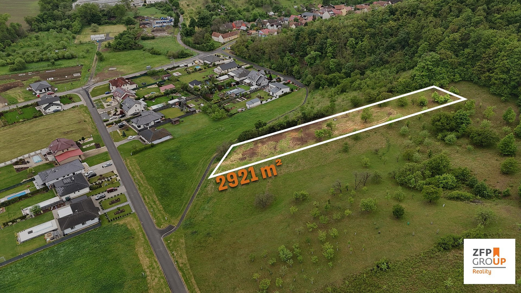 Prodej stavebního pozemku 2 921 m² – fotografie 2