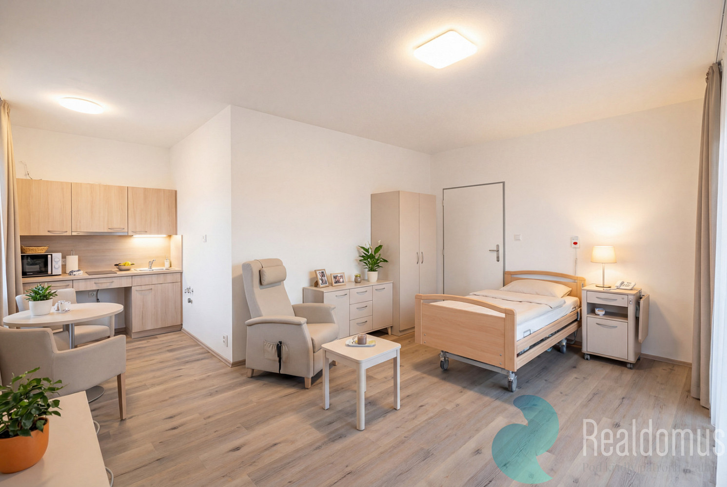 Prodej komerčního objektu (jiného typu) 1 325 m²