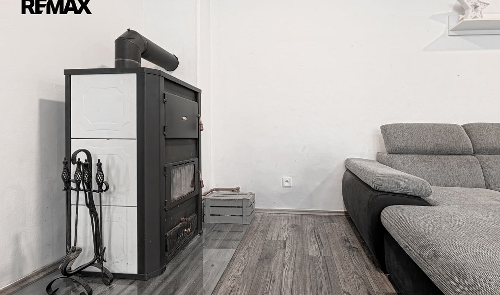 Prodej domu 252 m² s pozemkem 863 m², Krupka – náhled fotky 8