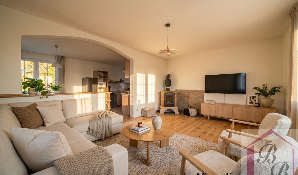 Prodej domu 219 m² s pozemkem 445 m², Dobrovice – náhled fotky 8