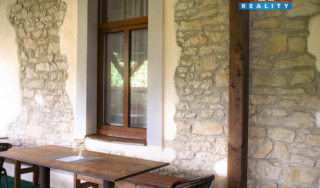 Prodej ubytovacího objektu 640 m², Želízy – náhled fotky 4