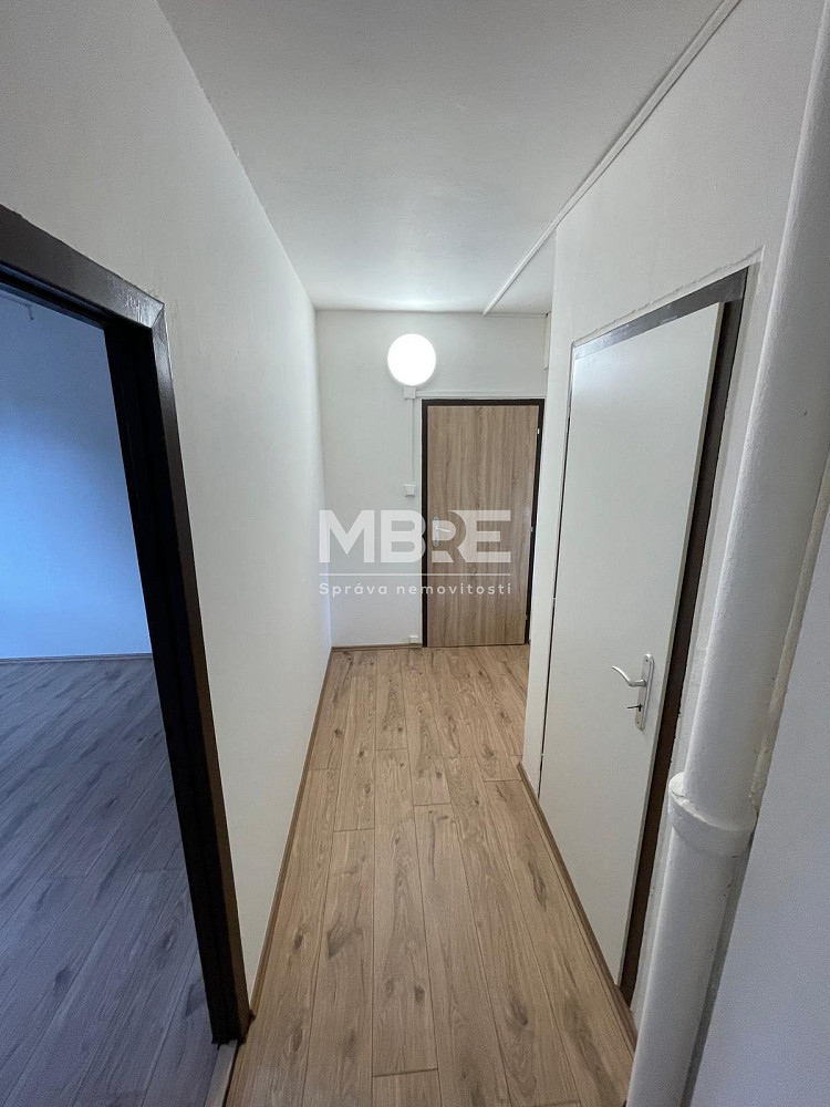 Pronájem bytu 2+1 43 m² – fotografie 4