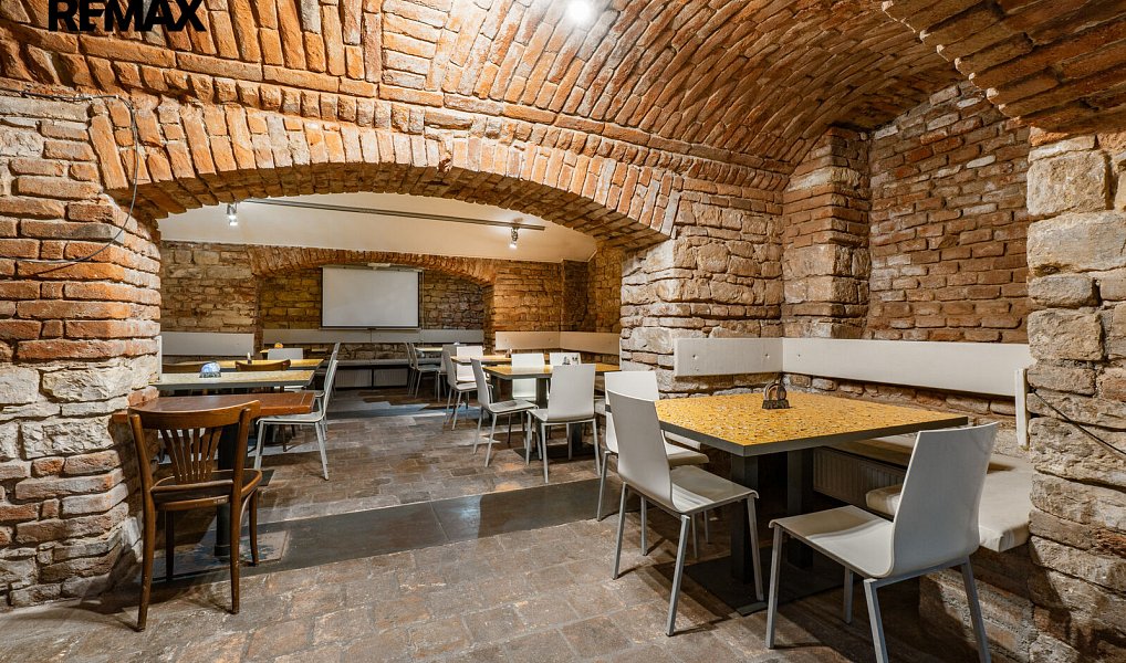 Pronájem restaurace 254 m², Praha – náhled fotky 12