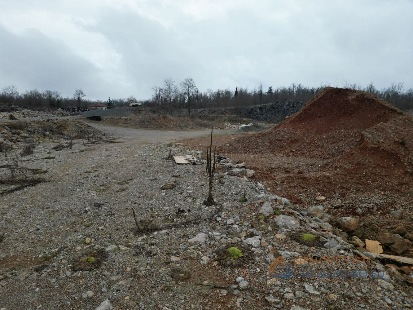 Prodej stavebního pozemku 2 018 m² - Więcej