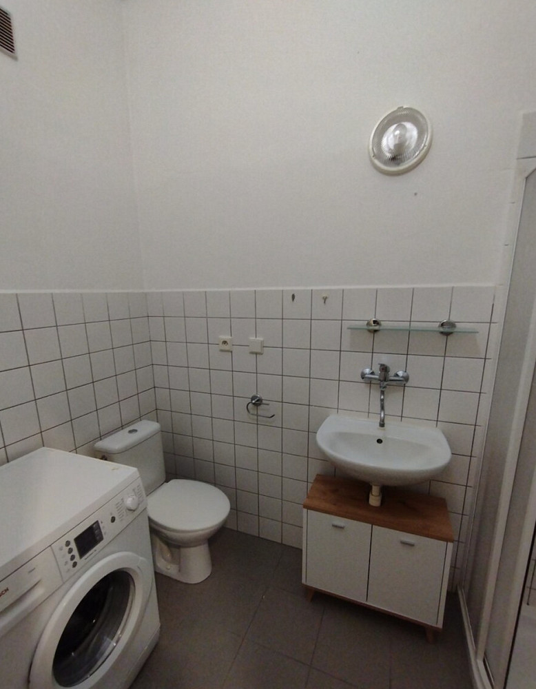 Pronájem bytu 2+kk 45 m² – fotografie 4