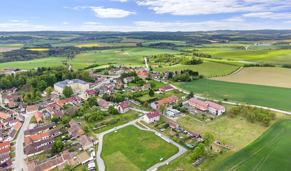 Prodej nájemního domu, činžáku 1 650 m², Staré Hobzí – náhled fotky 7