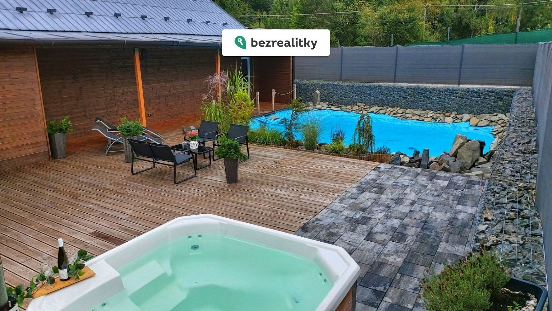 Prodej komerčního objektu (jiného typu) 11 580 m²