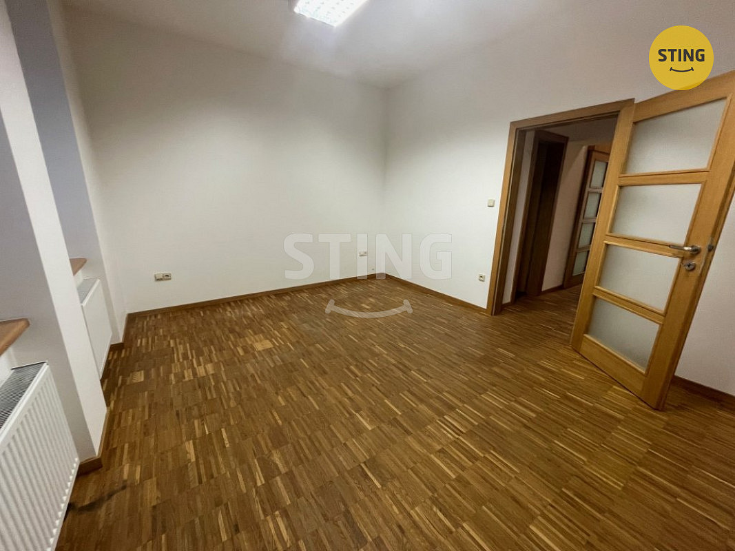 Pronájem kanceláře 42 m² – fotografie 3