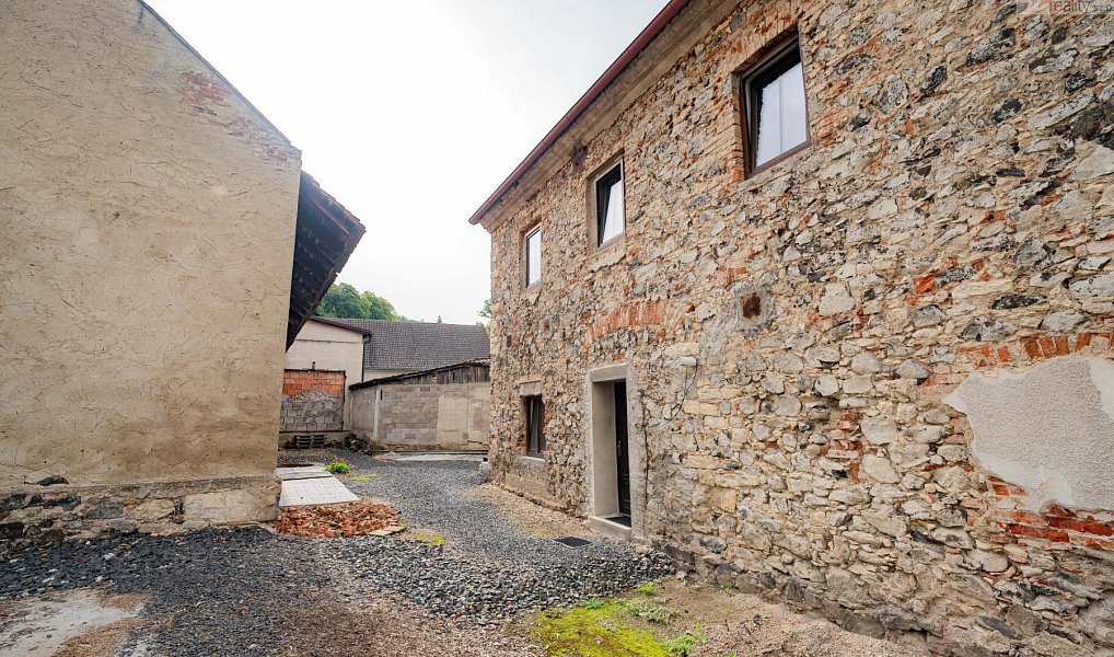 Prodej domu 233 m² s pozemkem 554 m², Lužice – náhled fotky 4