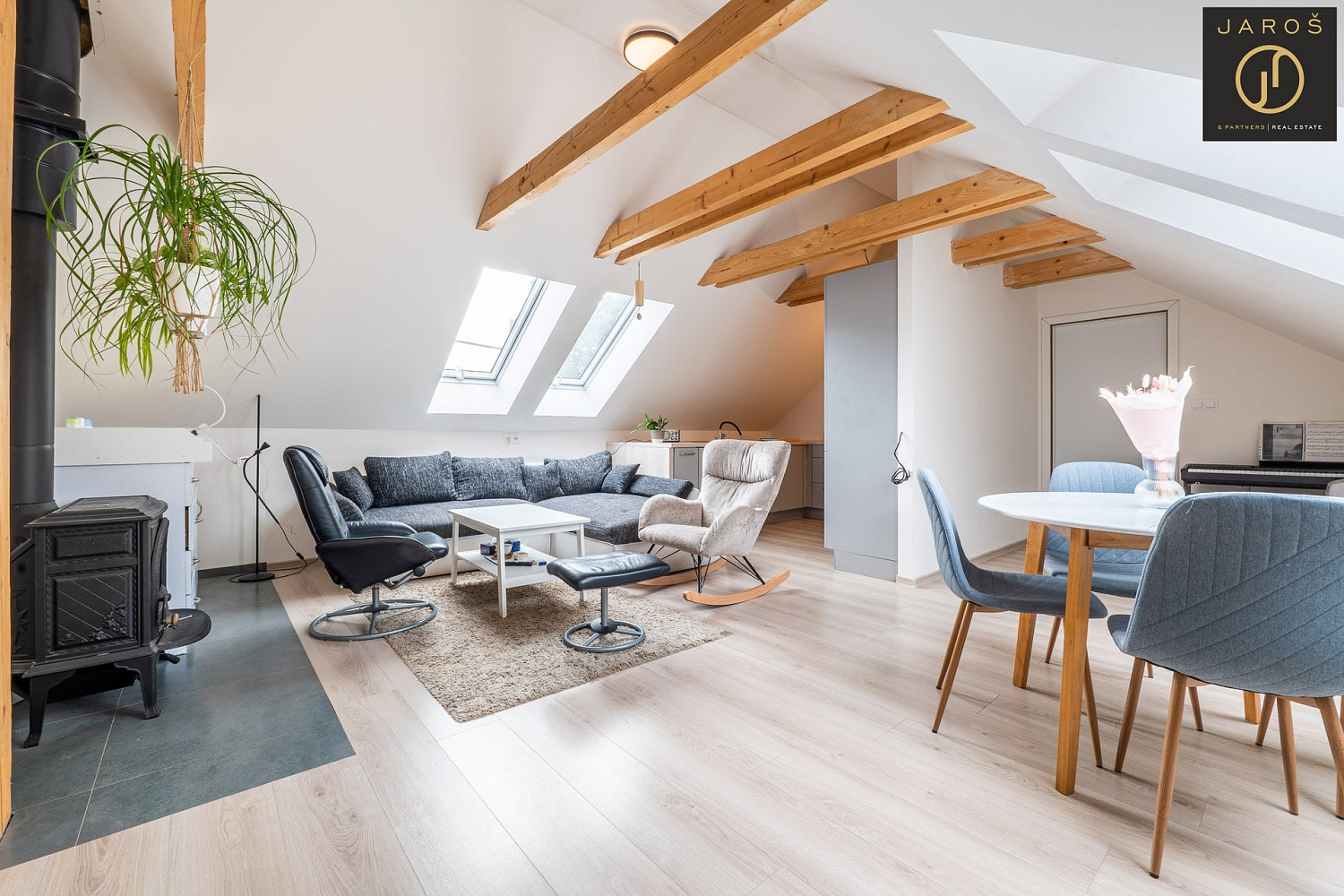 Prodej domu 203 m² s pozemkem 1 153 m² – fotografie 4