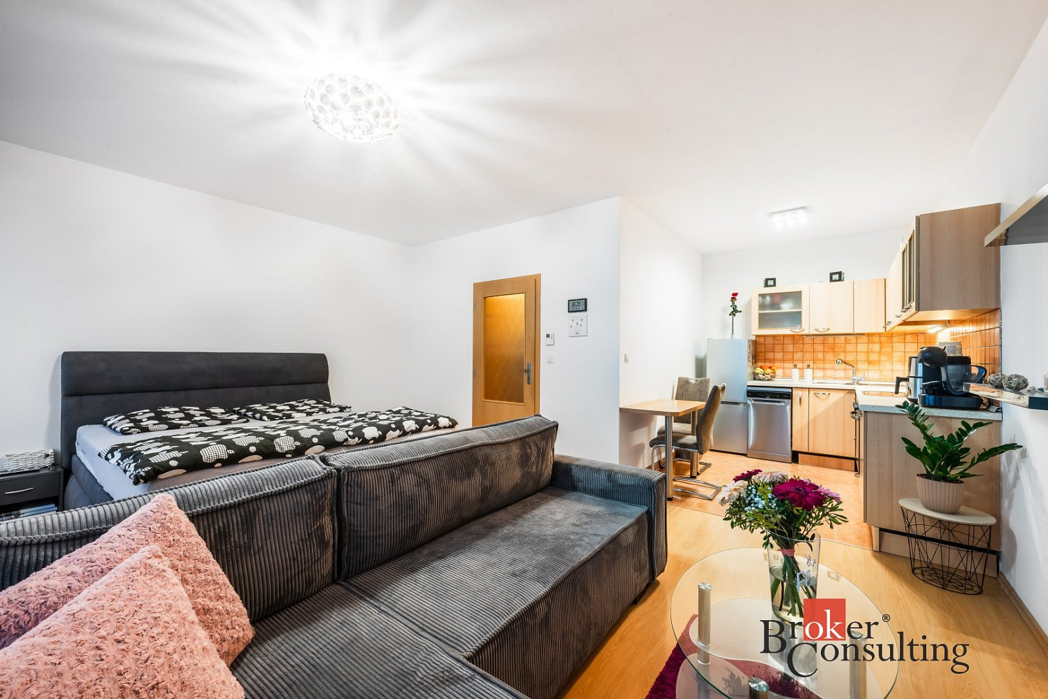 Prodej bytu 1+kk 40 m² – fotografie 2